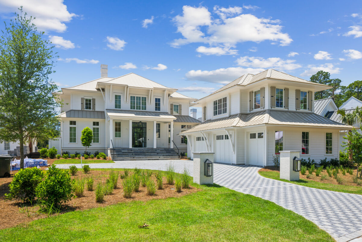 The Advantages of Building a Custom Home vs. Buying a Resale Home on